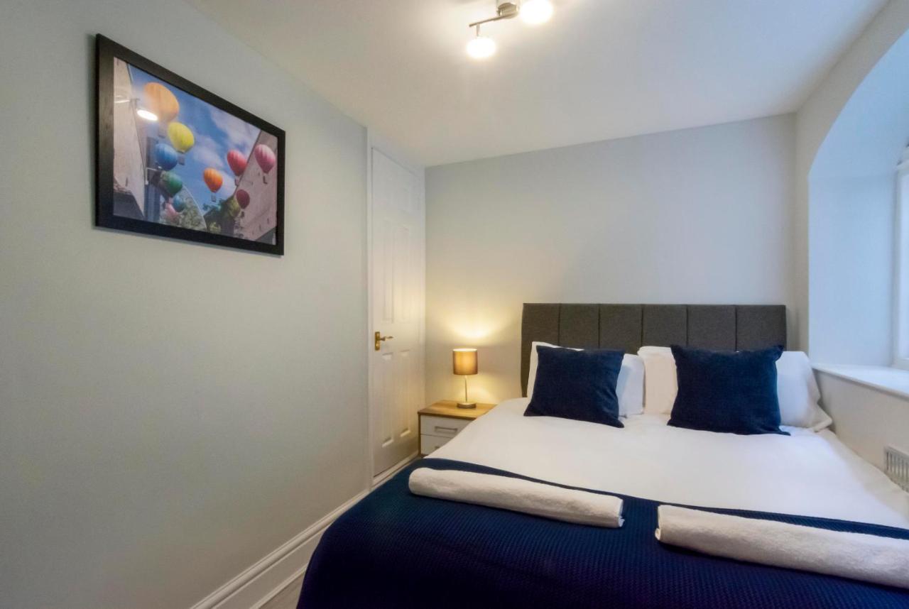 בריסטול Free Parking! Very Large 2 Bedroom Clifton Flat מראה חיצוני תמונה