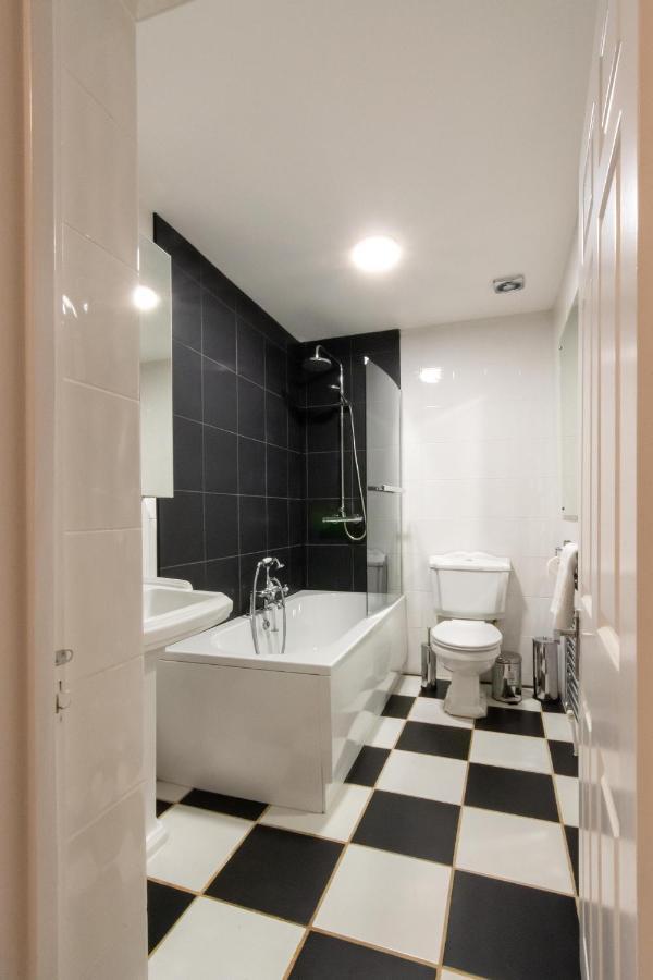 בריסטול Free Parking! Very Large 2 Bedroom Clifton Flat מראה חיצוני תמונה