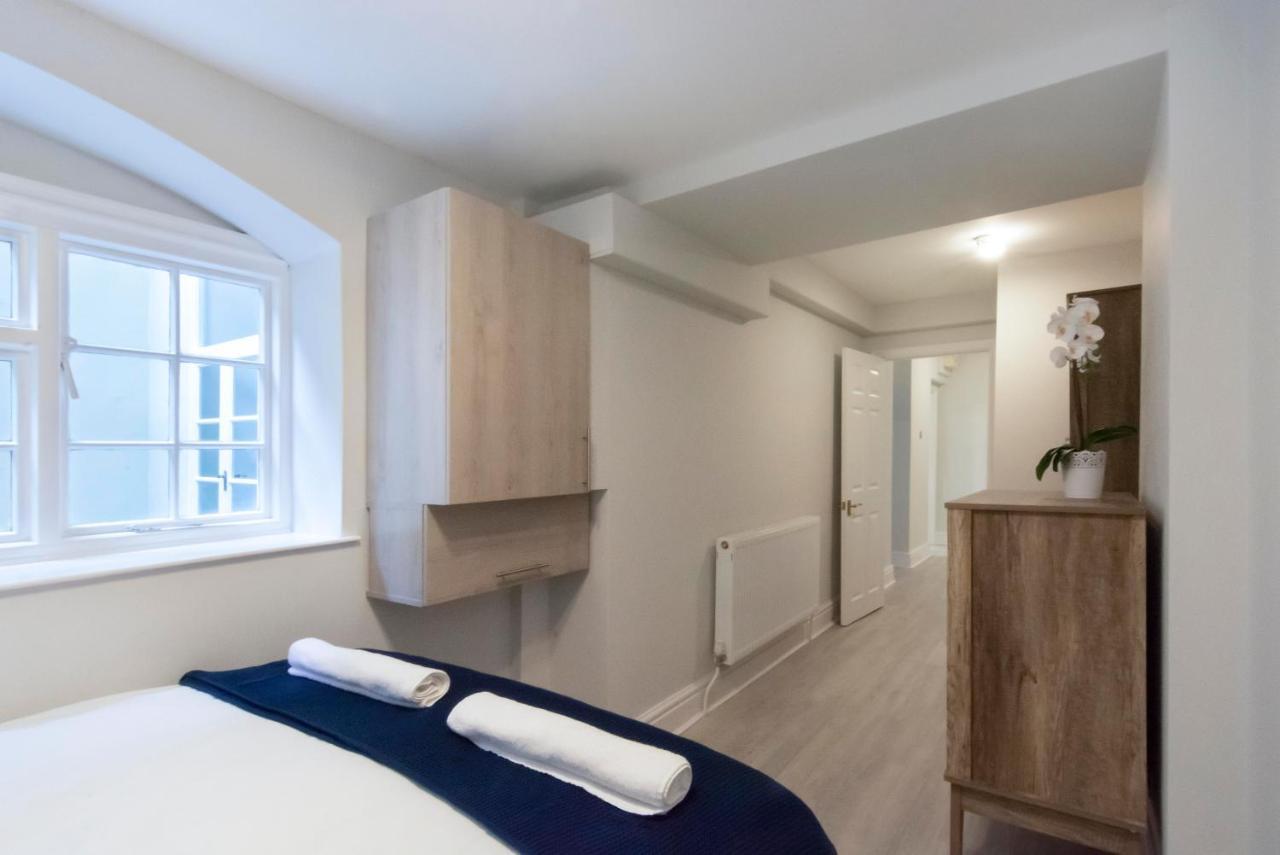 בריסטול Free Parking! Very Large 2 Bedroom Clifton Flat מראה חיצוני תמונה