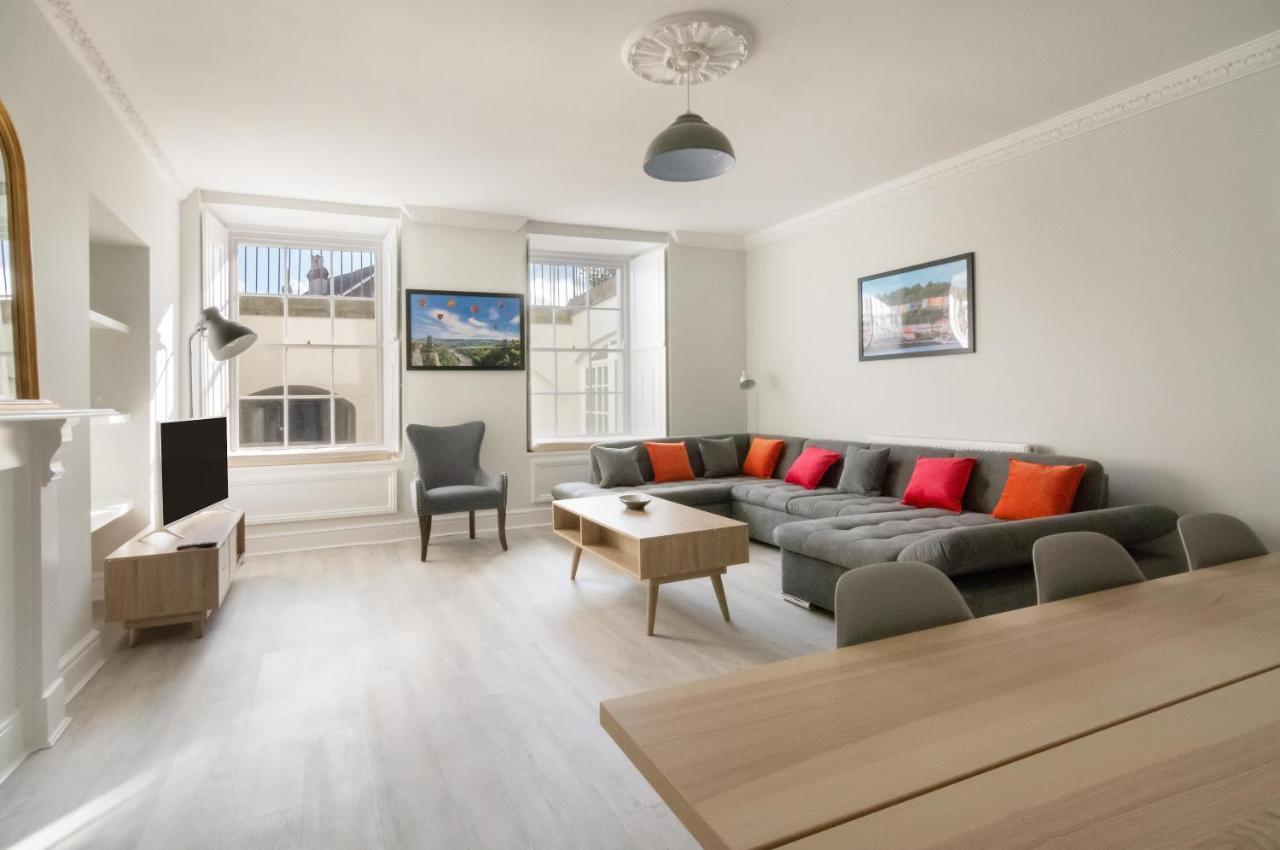 בריסטול Free Parking! Very Large 2 Bedroom Clifton Flat מראה חיצוני תמונה