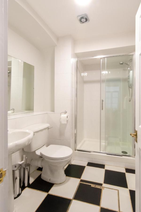 בריסטול Free Parking! Very Large 2 Bedroom Clifton Flat מראה חיצוני תמונה