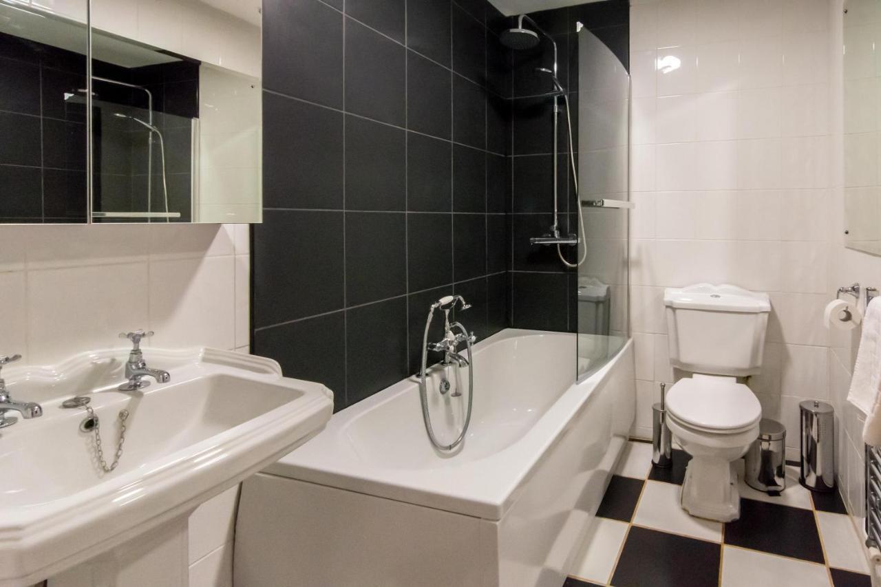 בריסטול Free Parking! Very Large 2 Bedroom Clifton Flat מראה חיצוני תמונה